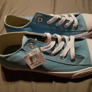 Baby Blue Airwalks size 9